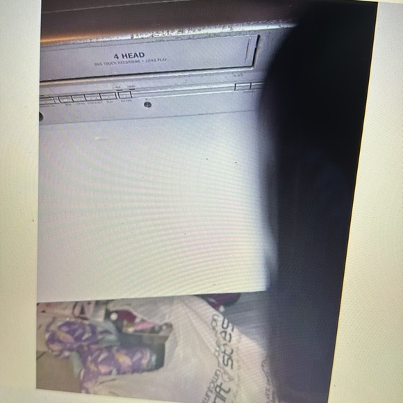 DVD and vcr combo no remote - Picture 3 of 6